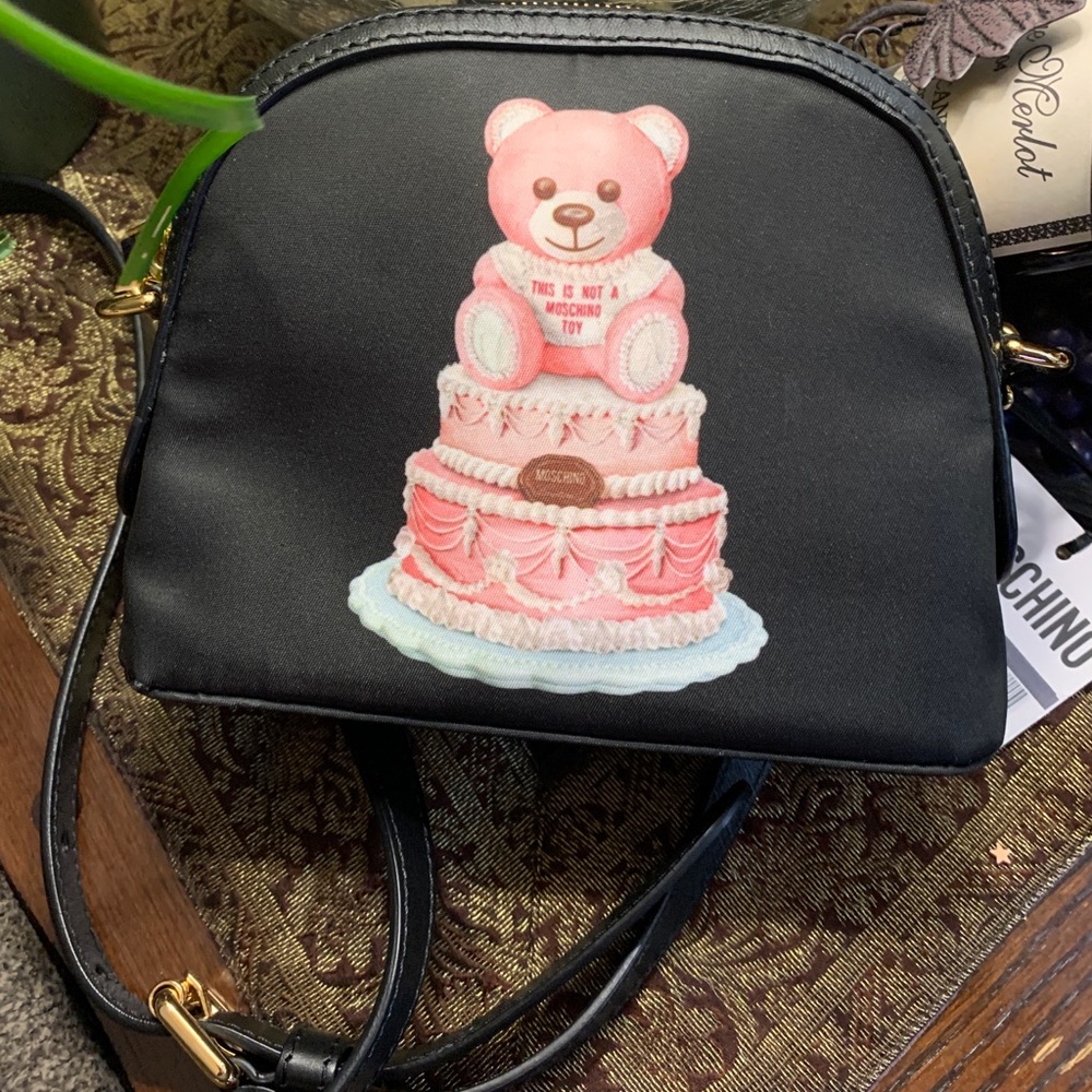 Authentic MOSCHINO leather/texture Teddy Cake zip Crosby